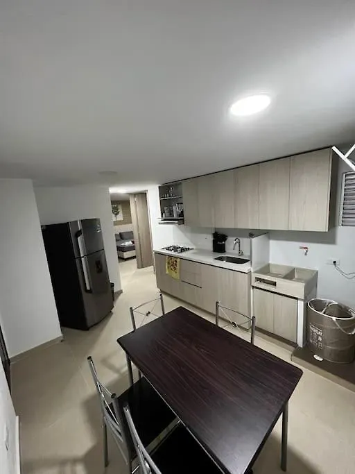 Apartamento 2Br Parqueadero Y Piscina 502 Medellin 0*,