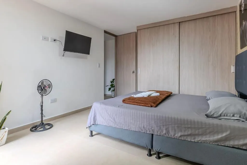 Apartamento 2Br Parqueadero Y Piscina 502 Medellin 0*,